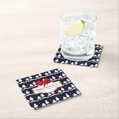 パインツリーズアンドスノーハッピーホリデーシーズンファミリー スクエアペーパーコースター (インサイチュ)