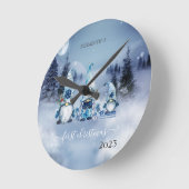 パインツリーフォレス、ブルー格言ホリデイ ラウンド壁時計 (傾斜)
