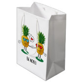 パインパーソナライズされたアップル絵文字ラブカップル ミディアムペーパーバッグ (裏面アングル)