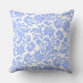 パウダーブルーとホワイトフローラダマスク クッション (正面)