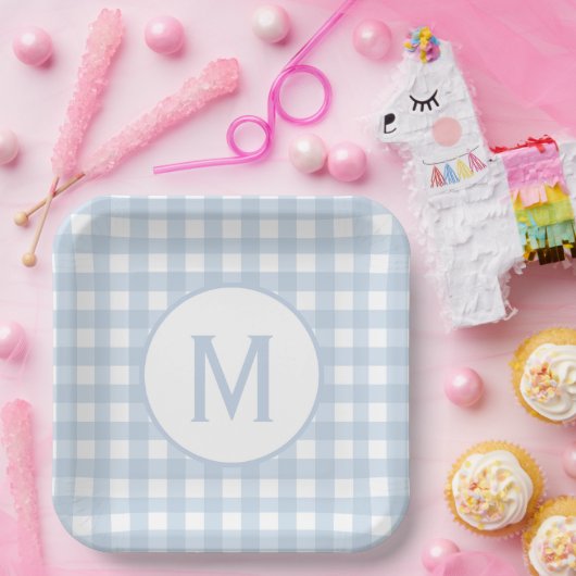 パウダーブルーのギンガムチェック柄モノグラム ペーパープレート (パーティー)