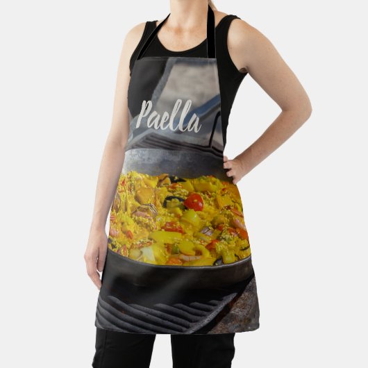 パエリアはシェフのグリルギフトで調理される エプロン (インサイチュ)