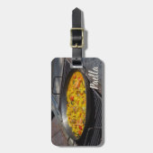 パエリアはシェフのグリルギフトで調理される ラゲッジタグ (正面縦)