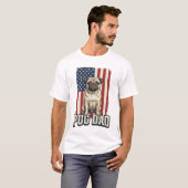 パグお父さん愛国ビンテージ風彫刻デザインの犬Tシャツ Tシャツ (正面フル)