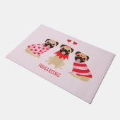 パグとキスかわいいパグ犬 ドアマット (アングル)