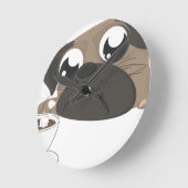 パグとコーヒー ラウンド壁時計 (傾斜)