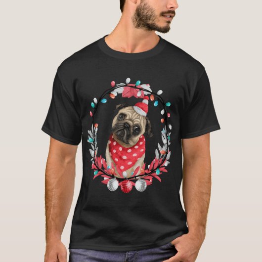 パグの子犬とクリスマス祭りTシャツ 2022 Tシャツ (正面)
