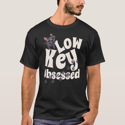 パグの犬好きにはたまらないレトロなオーバーサイズ画像が前面に  Tシャツ (正面)