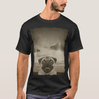 パグの自撮り UFO発見の珍しい写真 Tシャツ