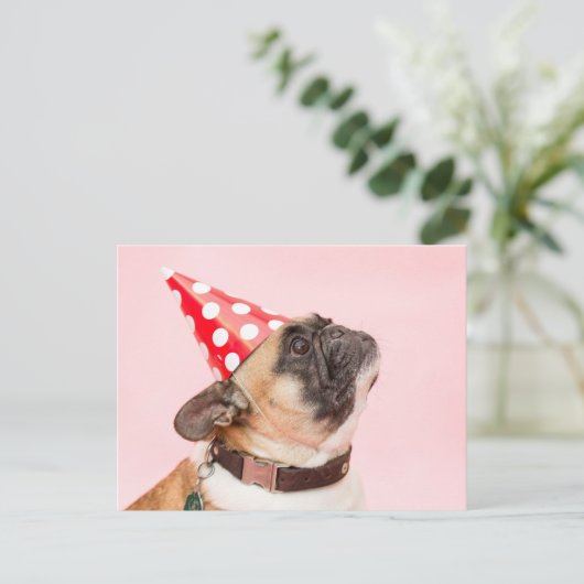 パグの誕生日ポストカード ポストカード (スタンド正面)