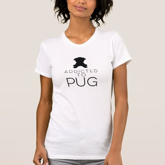 パグの黒のシルエットのTシャツに熱中される Tシャツ (正面)