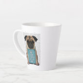 パグを抱く カフェラテマグ (左アングル)