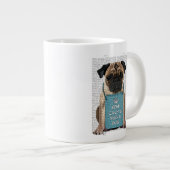 パグを抱く ジャンボコーヒーマグカップ (正面右)