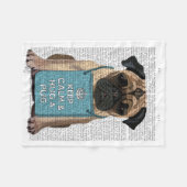 パグを抱く フリースブランケット (正面(横))