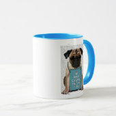 パグを抱く マグカップ (正面右)