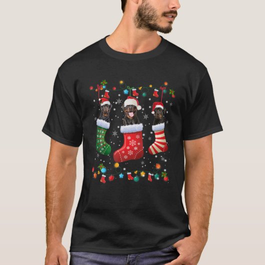 パグクリスマスソックスクリスマスおもしろいパジャマパグドッグラブ Tシャツ (正面)