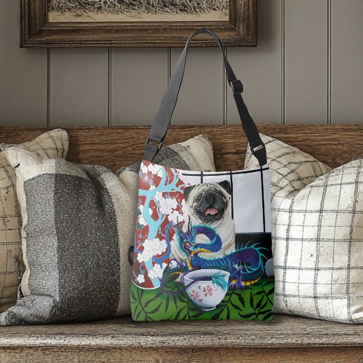 パグドッグ中国のドラゴン クロスボディバッグ