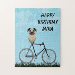 パグドッグ着座ヴィンテージ自転車誕生日 ジグソーパズル<br><div class="desc">ヴィンテージカスタムバイクのジグソーパズルに座ってパグ犬。名前やカスタマイズメッセージを付けてもよい。</div>