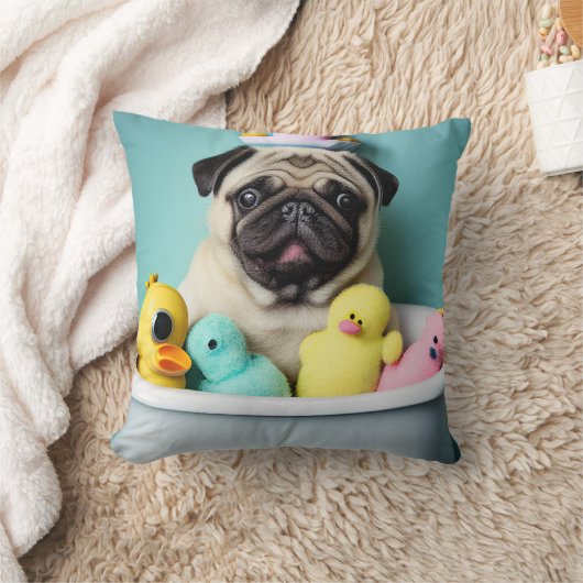 パグパラダイス:浴槽の中の入浴美しい クッション (ブランケット)