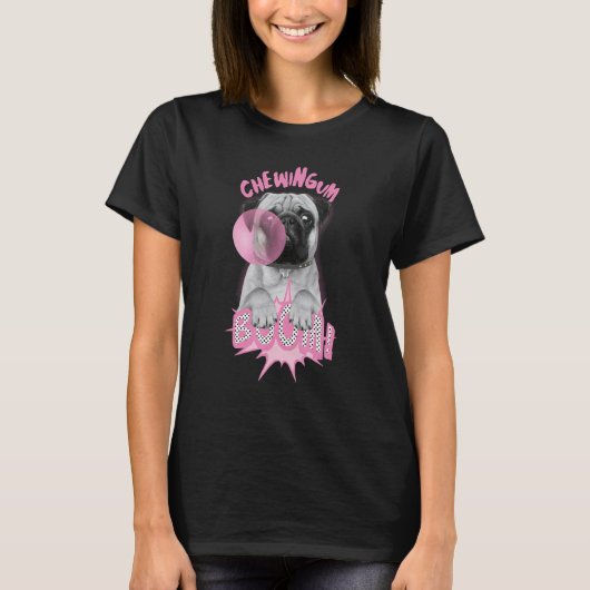 パグ犬がチューインガムキャンディを食べる パグ犬 Tシャツ (正面)