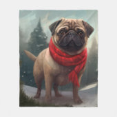パグ犬と雪のクリスマス フリースブランケット (正面)