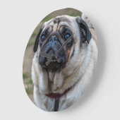 パグ犬の壁時計 ラージ壁時計 (傾斜)