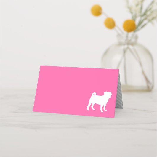 パグ犬の赤ちゃんシャワーピンクの子犬の少女 プレイスカード (正面)