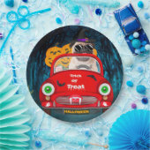 パグ犬の車の怖いハロウィーン ペーパープレート (パーティー)