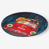 パグ犬の車の怖いハロウィーン ペーパープレート (アングル)