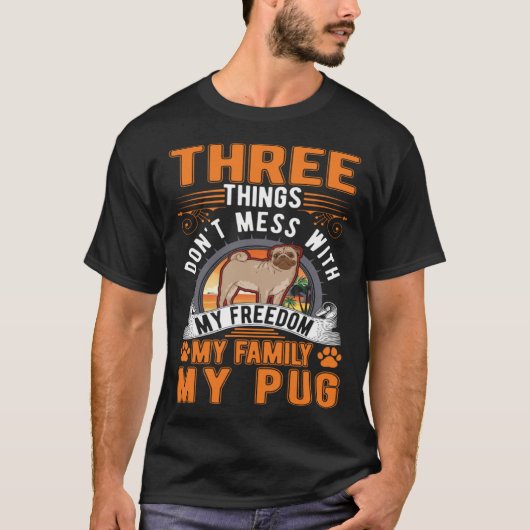 パグ自由家族パグ Tシャツ (正面)