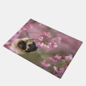 パグ臭いさくらんぼの花 ドアマット (アングル)