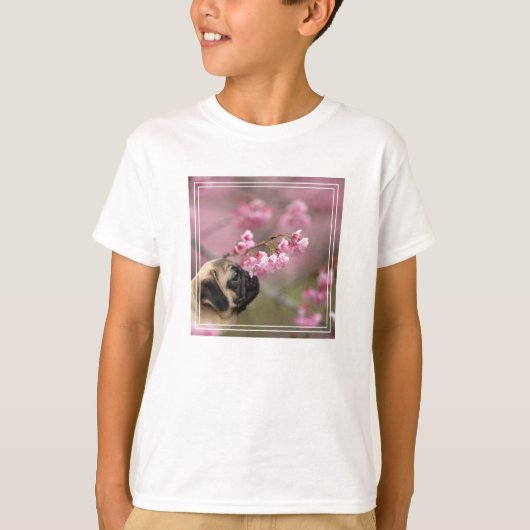パグ臭いさくらんぼの花 Tシャツ (正面)
