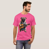 パグ遊のアコースティックギターかわいい犬ミュージシャン Tシャツ (正面フル)