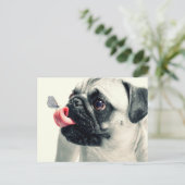 パグ・タンに座る蝶 ポストカード (スタンド正面)