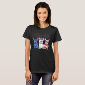 パグ 犬 4th Of July アメリカ USA アメリカ国旗 花火 パーティ Tシャツ (正面フル)