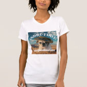 パグTシャツ 先にいぬがスッと鼻を鳴らす 後で質問に答える Tシャツ (正面)
