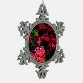 パゴダカラフルの花（赤とピンク） スノーフレークピューターオーナメント (左)