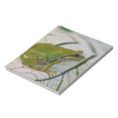 パシフィックツリーカエルの花が庭に。 ノートパッド (回転)