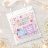 パジャマパーティー名門私立校風のバーシティパッチ誕生日パーティー フェイバーバッグ (クリップ留めされた状態)