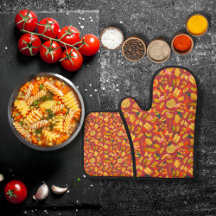 パスタと野菜が赤く染まる