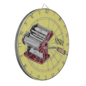 パスタメーカー漫画イラストレーション ダーツボード (正面左)