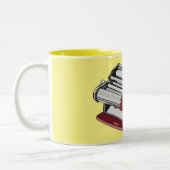 パスタメーカー漫画イラストレーション ツートーンマグカップ (左)