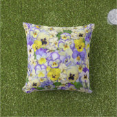 パステルかわいらしパンシーランバーピロー アウトドアクッション (芝生)