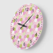 パステルかわいらしピンクグリーンパッチワークキルトデザイン ラージ壁時計 (傾斜)