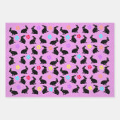 パステルに花を着て座る黒いバニー ラッピングペーパーシート (正面)