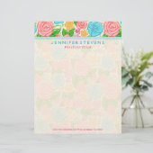 パステルの花とバラでピンク色とベージュ レターヘッド (スタンド正面)