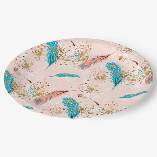 パステルはピンクのティール（緑がかった色）の青い金ゴールドの紙皿に羽をつけます ペーパープレート (アングル)