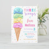 パステルアイスクリームスリースクープおもしろい誕生日 招待状 (スタンド正面)