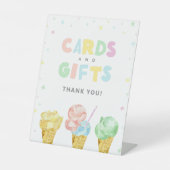 パステルアイスクリーム誕生日カードとギフトサイン 台座サイン (正面)