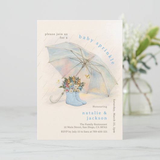 パステルアンブレラフローラブルーブーツベビースプリンクル 招待状 (スタンド正面)